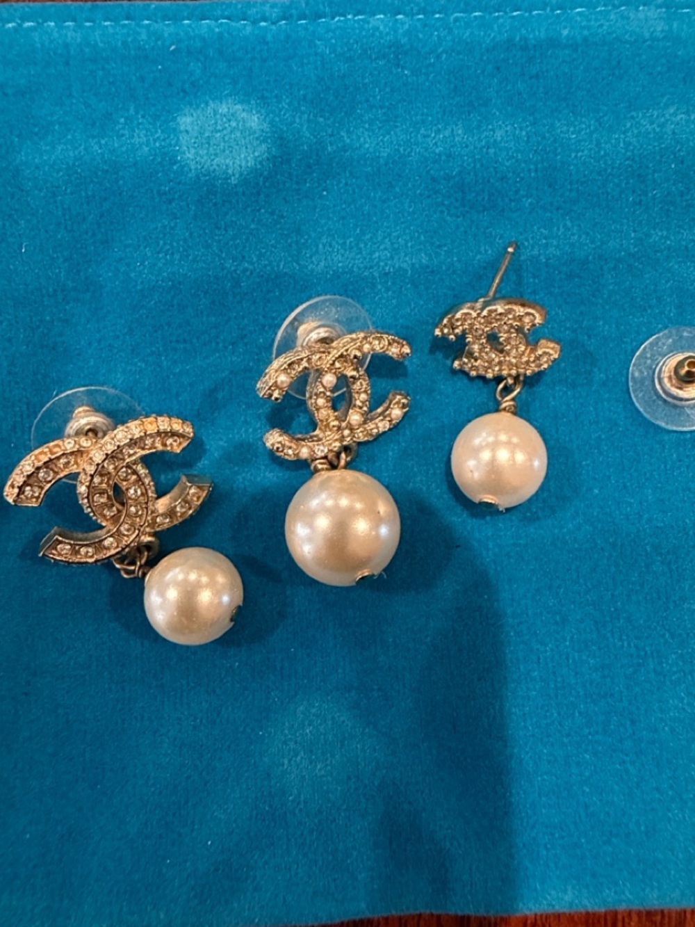 Authentic CHANEL Gold Crystal CC Drop Earrings with Pearl single side